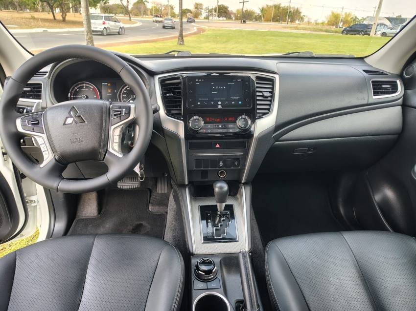Mitsubishi L200 TRITON 2.4 16V TURBO DIESEL SPORT HPE CD 4P 4X4 AUTOMÁTICO