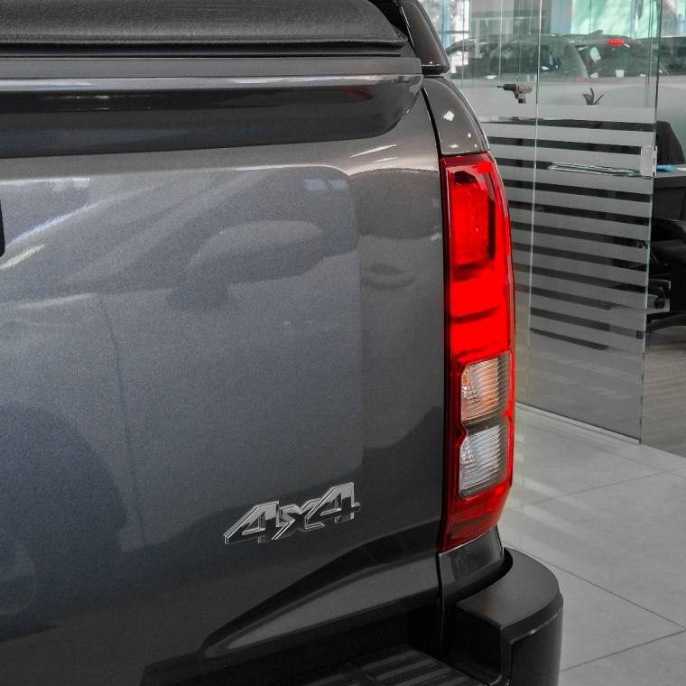 Mitsubishi TRITON 2.4 BITURBO DIESEL CD KATANA 4X4 AUTOMÁTICO 2026/2027