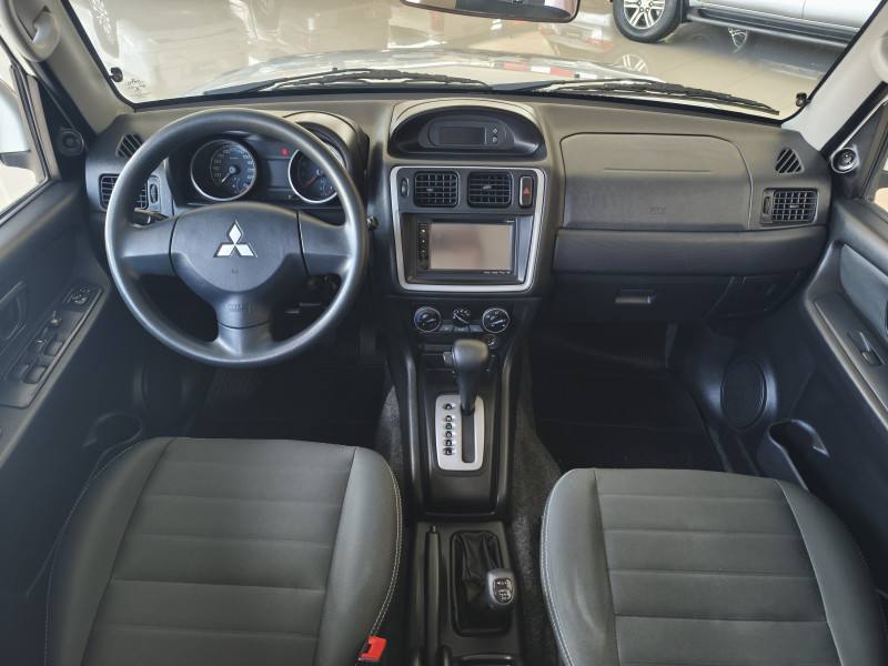 Mitsubishi PAJERO TR4 2.0 4X4 AUT 2013