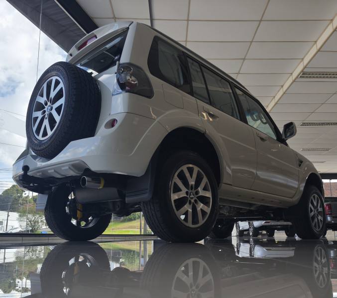 Mitsubishi PAJERO TR4 2.0 4X4 AUT 2013