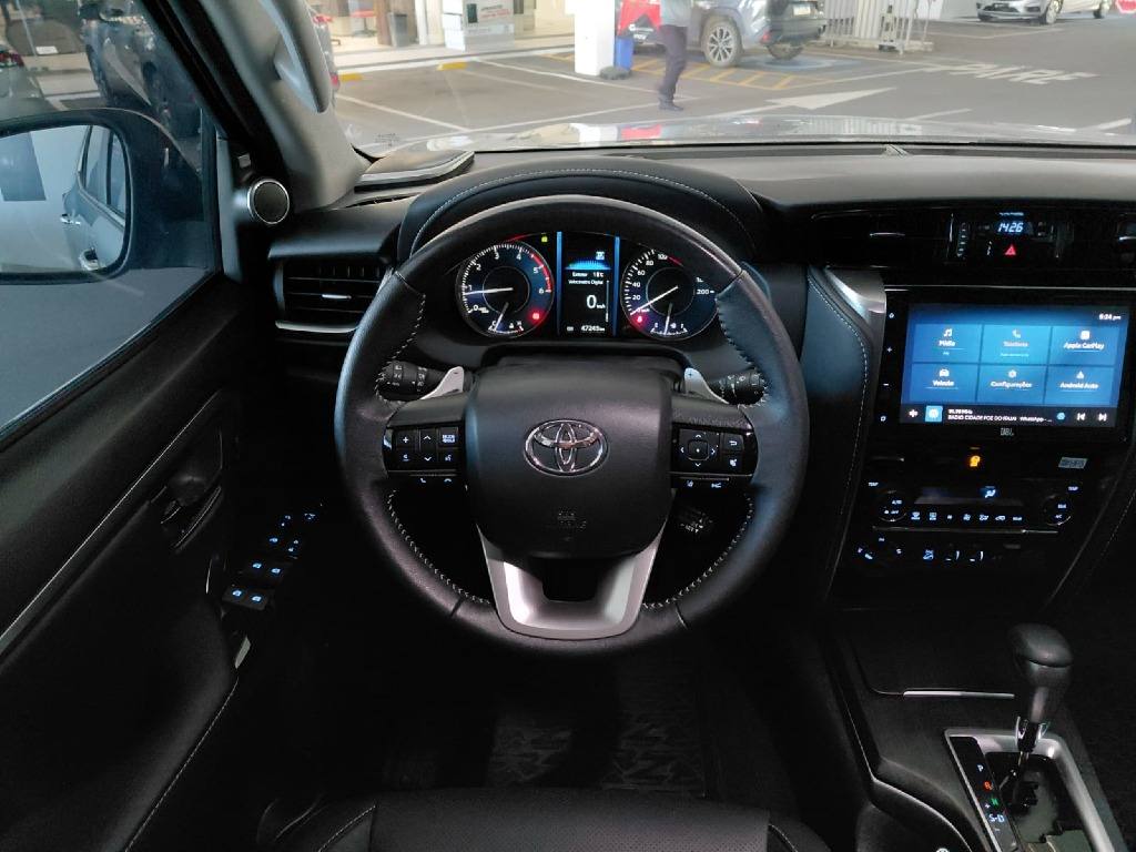 TOYOTA HILUX SW4 2.8 D-4D TURBO DIESEL SRX PLATINUM 4X4 AUTOMÁTICO