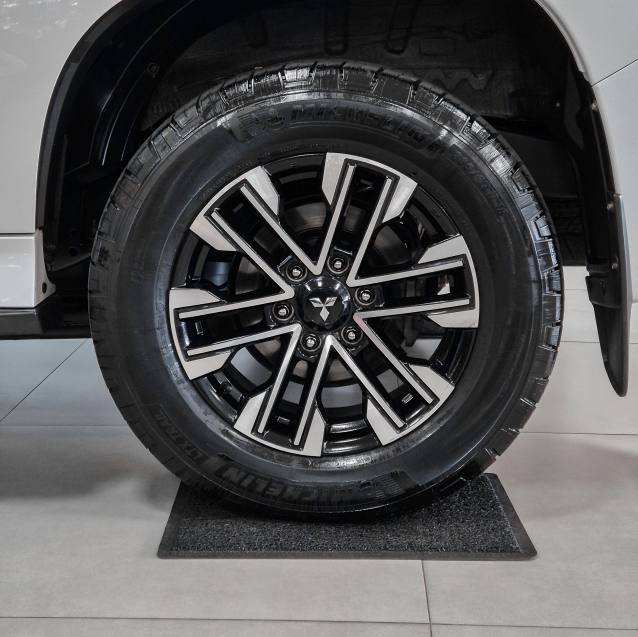 Mitsubishi PAJERO SPORT 2.4 16V MIVEC TURBO DIESEL HPE AWD AUTOMÁTICO 2023/2024