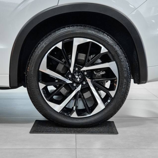 Mitsubishi OUTLANDER 2.4 PHEV SIGNATURE S-AWC DHT 2025/2026
