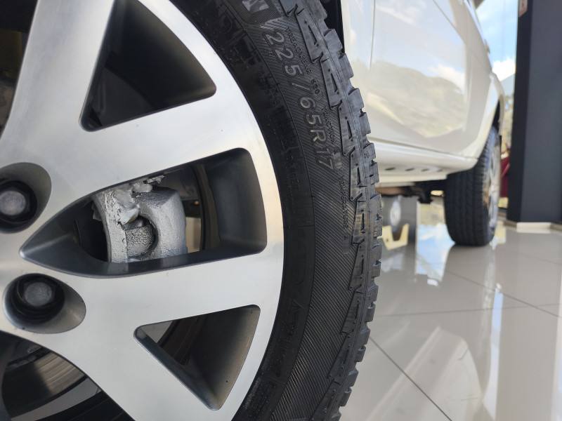 Mitsubishi PAJERO TR4 2.0 4X4 AUT 2013