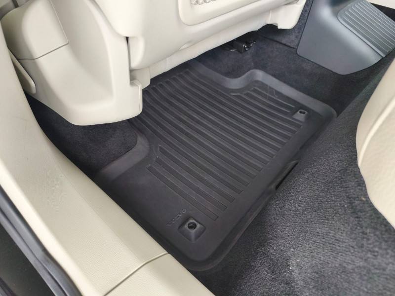VOLVO XC 60 T8 PLUS HÍBRIDO 2024