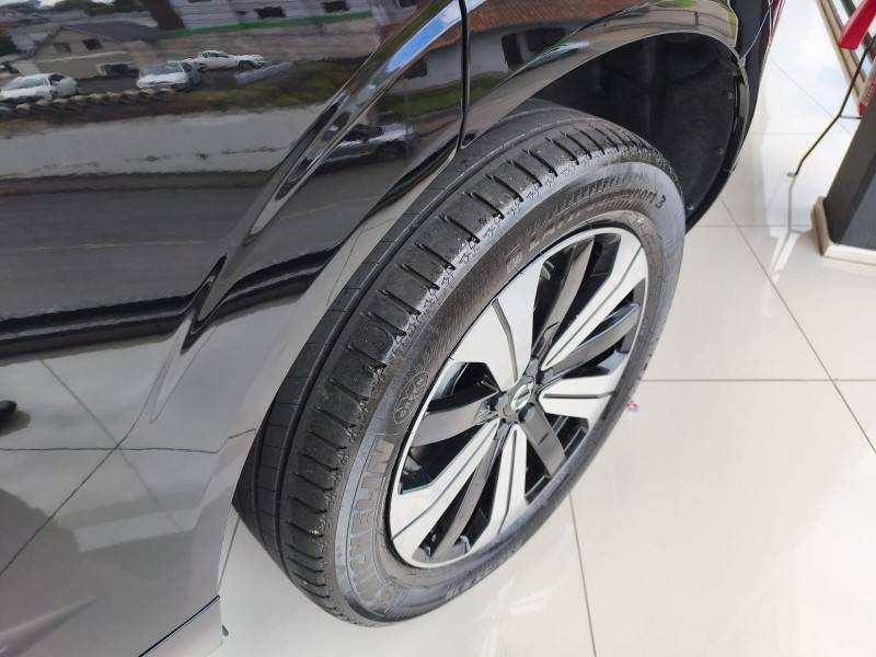 VOLVO XC 60 T8 PLUS HÍBRIDO 2024