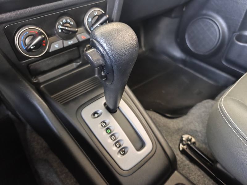 Mitsubishi PAJERO TR4 2.0 4X4 AUT 2013