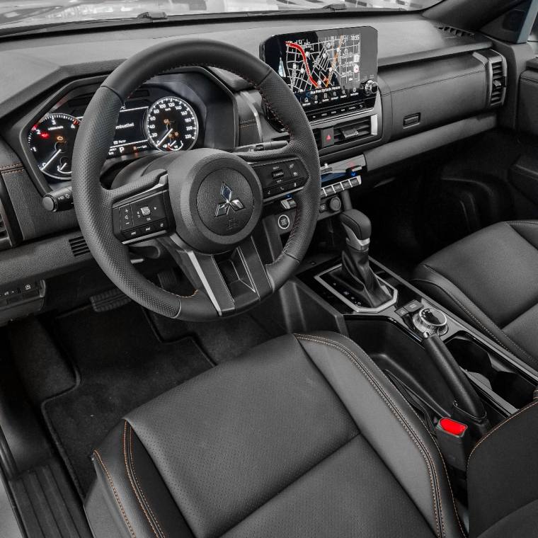 Mitsubishi TRITON 2.4 BITURBO DIESEL CD KATANA 4X4 AUTOMÁTICO 2026/2027