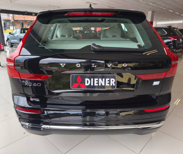 VOLVO XC 60 T8 PLUS HÍBRIDO 2024