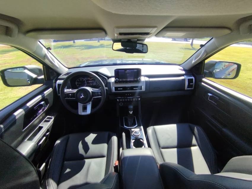 Mitsubishi TRITON 2.4 BITURBO DIESEL CD HPE-S 4X4 AUTOMÁTICO