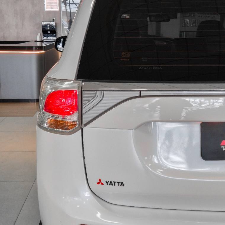 Mitsubishi OUTLANDER 2014/2015