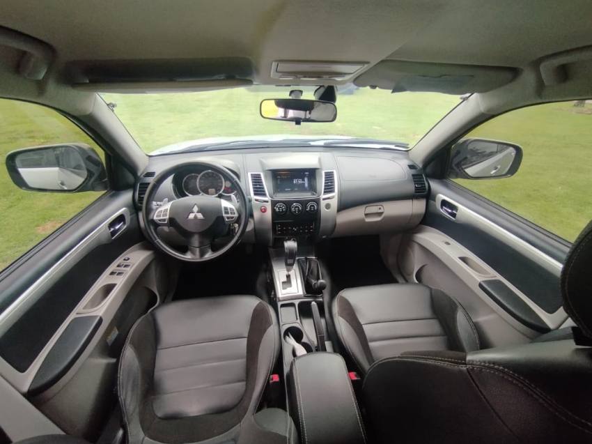 Mitsubishi PAJERO 3.2 HPE 4X4 7 LUGARES 16V TURBO INTERCOOLER DIESEL 4P AUTOMÁTICO