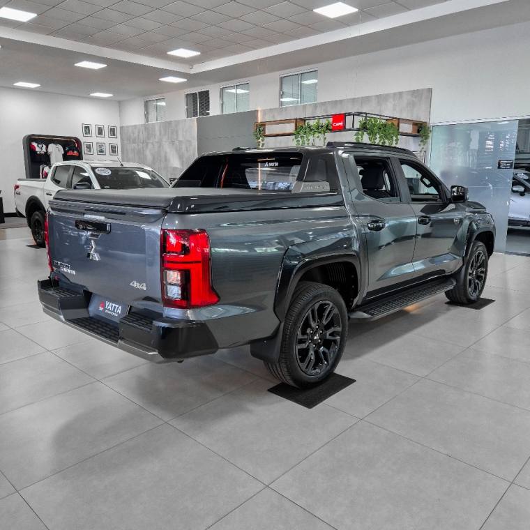 Mitsubishi TRITON 2.4 BITURBO DIESEL CD KATANA 4X4 AUTOMÁTICO 2026/2027