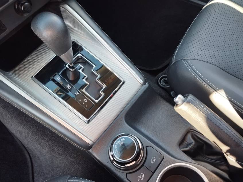 Mitsubishi L200 TRITON 2.4 16V TURBO DIESEL SPORT HPE CD 4P 4X4 AUTOMÁTICO