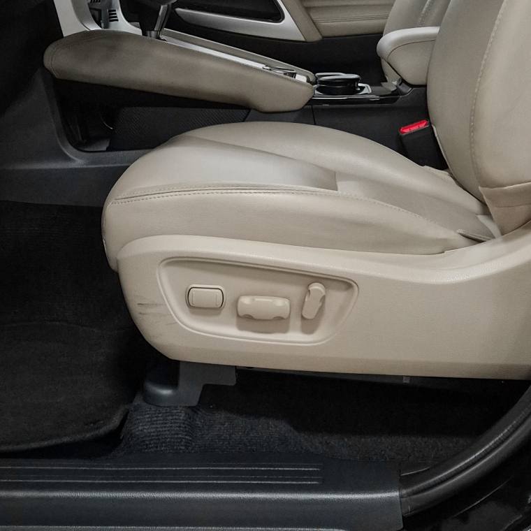 Mitsubishi PAJERO SPORT 2.4 16V MIVEC TURBO DIESEL HPE-S AWD AUTOMÁTICO 2024/2025
