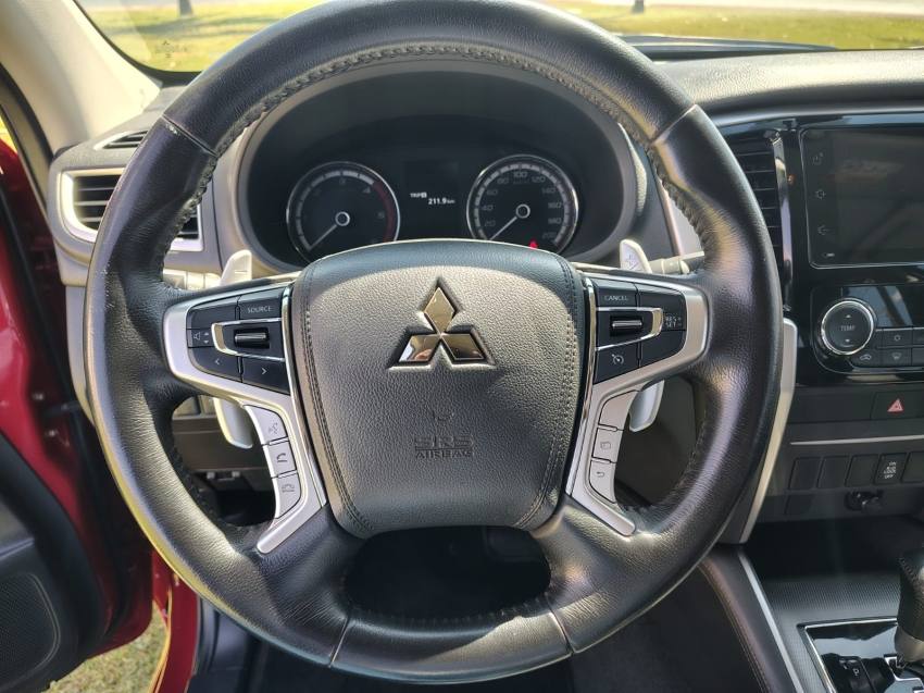 Mitsubishi L200 TRITON 2.4 16V TURBO DIESEL SPORT HPE CD 4P 4X4 AUTOMÁTICO