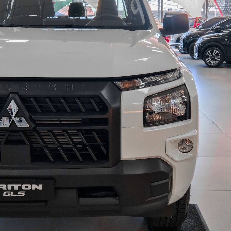 Mitsubishi TRITON 2.4 BITURBO DIESEL CD GLS 4X4 AUTOMÁTICO 2026/2027