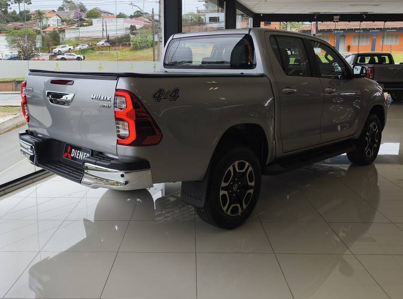 Toyota HILUX CD SRV 2.0 4X4 DIESEL AUT 2025