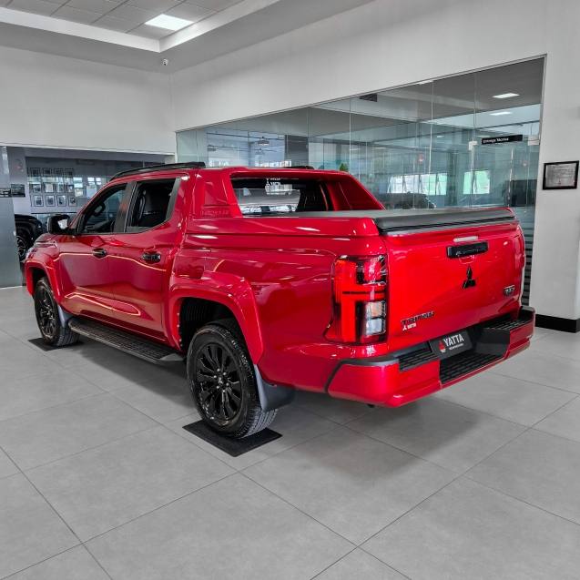 Mitsubishi TRITON 2.4 BITURBO DIESEL CD KATANA 4X4 AUTOMÁTICO 2025/2026