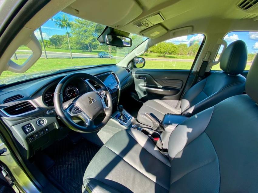 Mitsubishi L200 TRITON 2.4 TURBO DIESEL 4X4 AT SPORT HPE-S