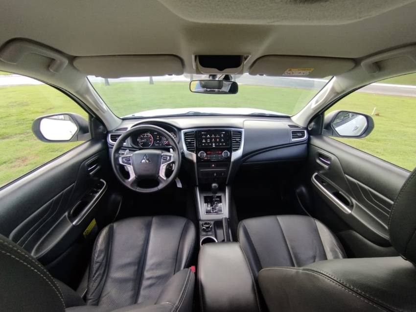 Mitsubishi L200 TRITON 2.4 16V TURBO DIESEL SPORT HPE CD 4P 4X4 AUTOMÁTICO