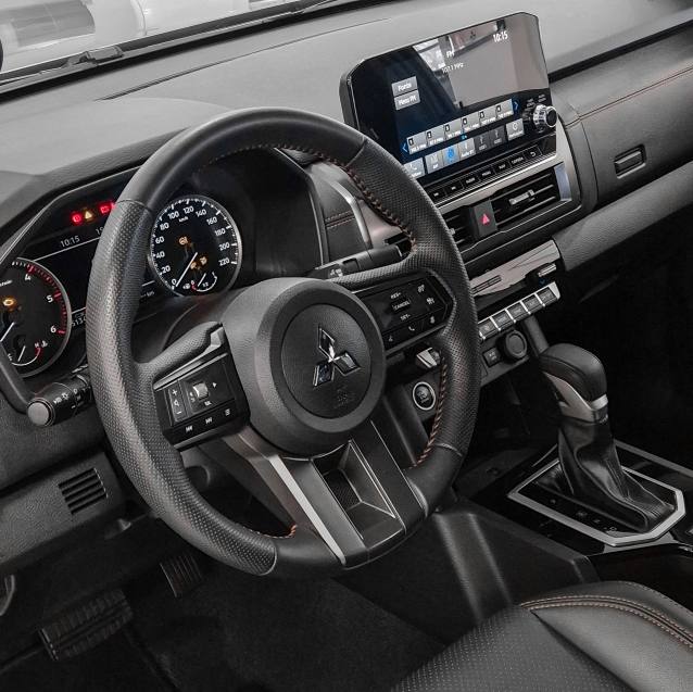 Mitsubishi TRITON 2.4 BITURBO DIESEL CD KATANA 4X4 AUTOMÁTICO 2025/2026