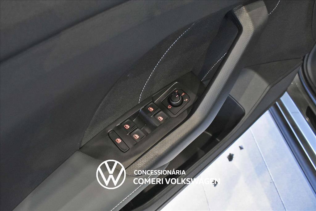 2027 VOLKSWAGEN T-CROSS 1.4 250 TSI TOTAL FLEX EXTREME AUTOMÁTICO