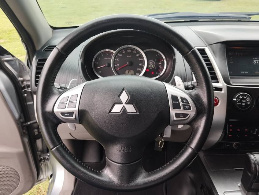 Mitsubishi PAJERO 3.2 HPE 4X4 7 LUGARES 16V TURBO INTERCOOLER DIESEL 4P AUTOMÁTICO