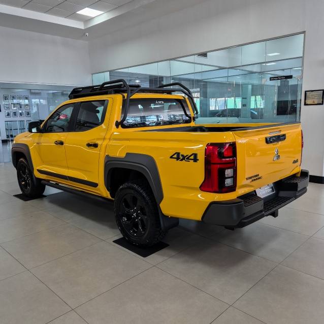 Mitsubishi TRITON 2.4 BITURBO DIESEL CD SAVANA 4X4 AUTOMÁTICO 2026/2026