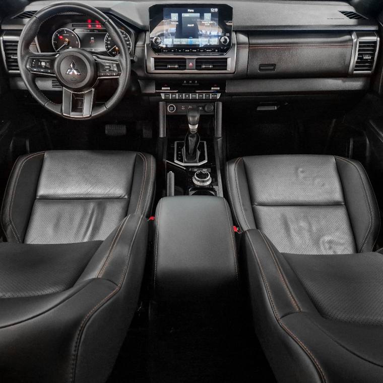 Mitsubishi TRITON 2.4 BITURBO DIESEL CD KATANA 4X4 AUTOMÁTICO 2025/2026