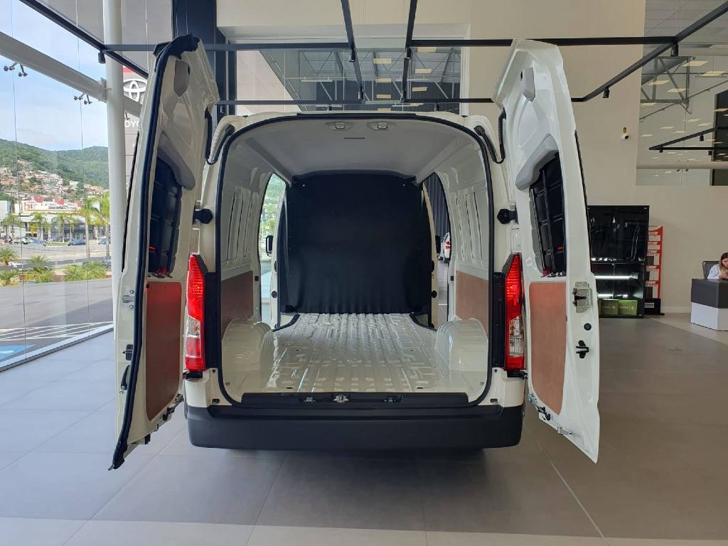 TOYOTA HIACE 2.8 D-4D TURBO DIESEL FURGÃO DX AUTOMÁTICO