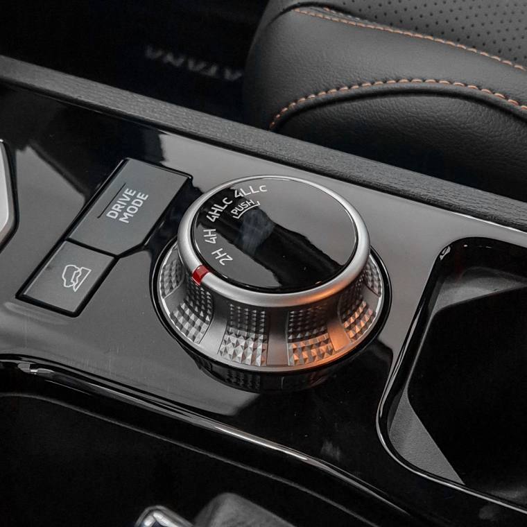 Mitsubishi TRITON 2.4 BITURBO DIESEL CD KATANA 4X4 AUTOMÁTICO 2026/2027