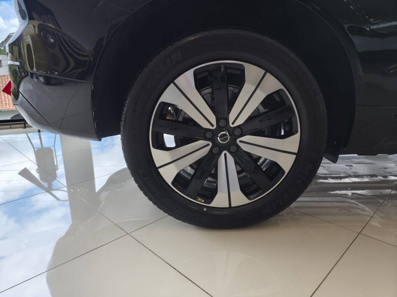VOLVO XC 60 T8 PLUS HÍBRIDO 2024