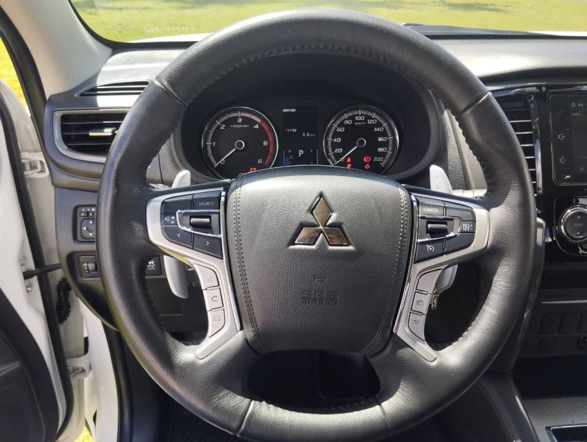 Mitsubishi L200 TRITON 2.4 16V TURBO DIESEL SPORT SAVANA CD 4P 4X4 AUTOMÁTICO