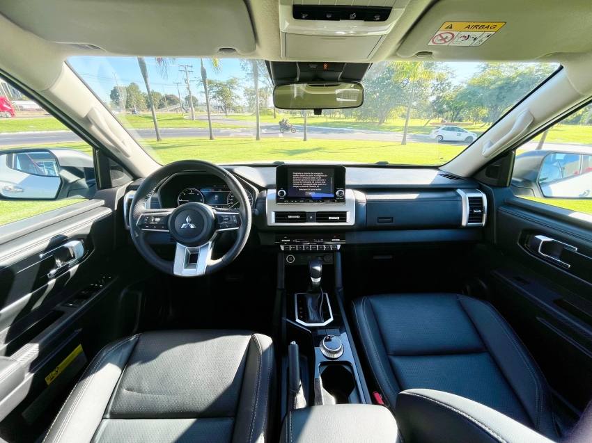 Mitsubishi TRITON 2.4 BITURBO DIESEL CD HPE 4X4 AUTOMÁTICO