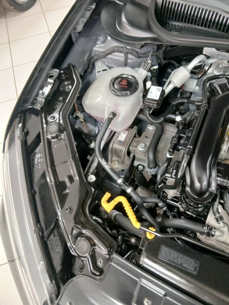 Volkswagen NIVUS 1.0 200 TSI TOTAL FLEX COMFORTLINE AUTOMÁTICO
