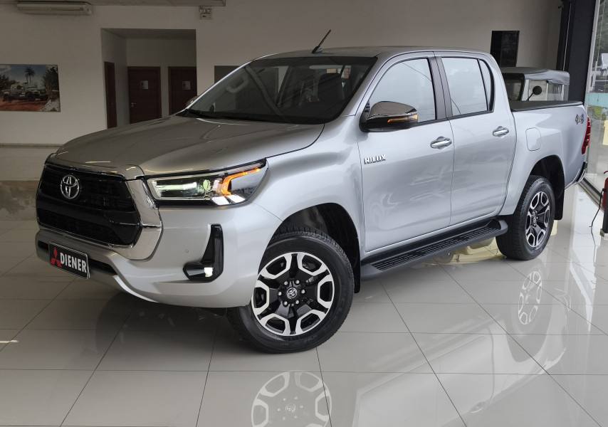 Toyota HILUX CD SRV 2.0 4X4 DIESEL AUT 2025