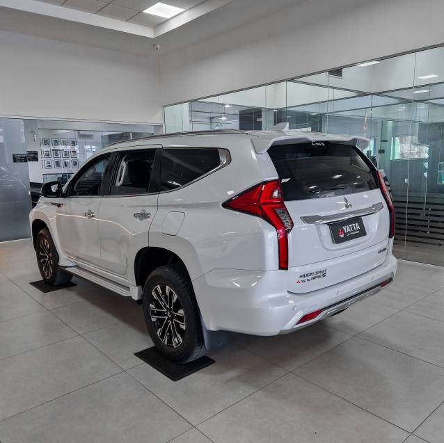 Mitsubishi PAJERO SPORT 2.4 16V MIVEC TURBO DIESEL HPE-S AWD AUTOMÁTICO 2023/2024