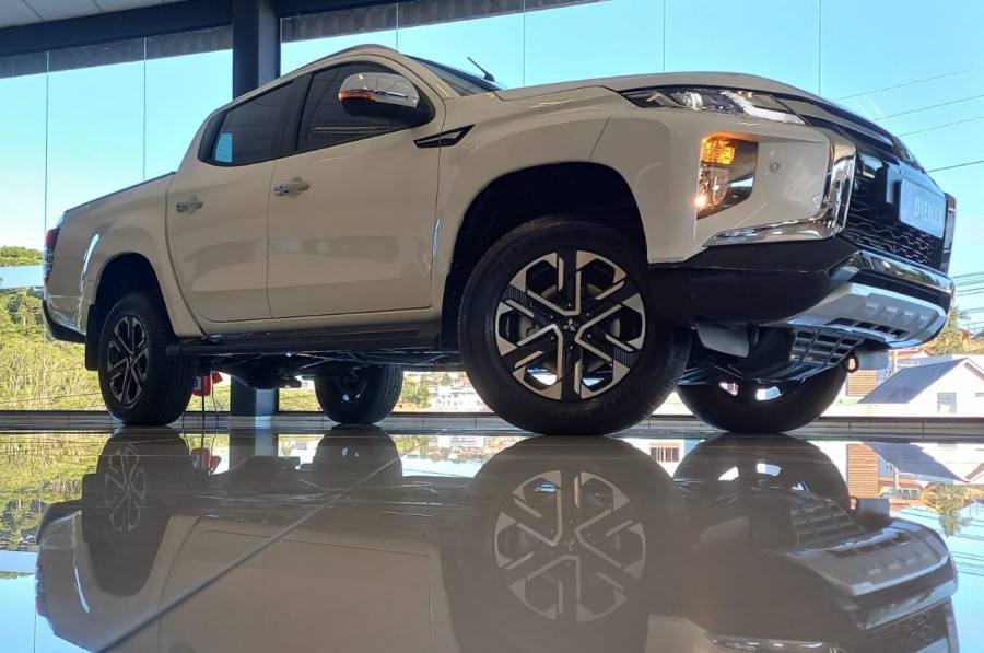Mitsubishi L200 TRITON SPORT HPE-S 2.4 DIESEL 4X4 AUT 2025