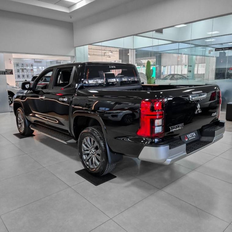 Mitsubishi TRITON 2.4 BITURBO DIESEL CD HPE-S 4X4 AUTOMÁTICO 2025/2026