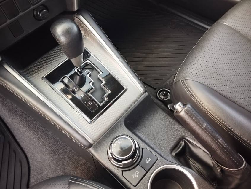 Mitsubishi L200 TRITON 2.4 16V TURBO DIESEL SPORT HPE CD 4P 4X4 AUTOMÁTICO