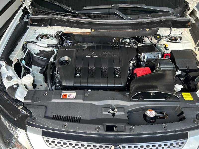 Mitsubishi Outlander 2.2 HPE -S