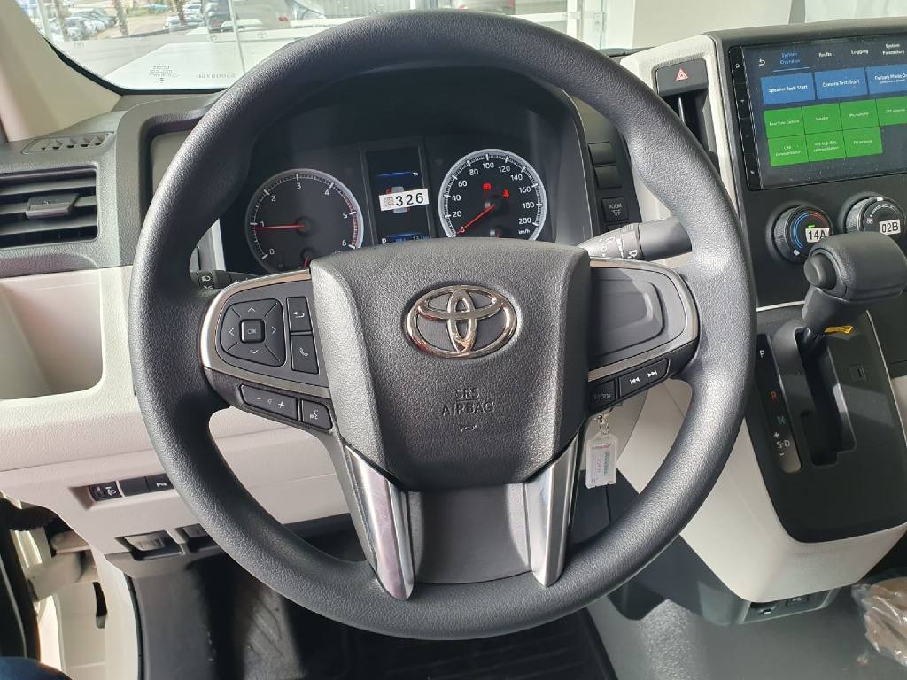 TOYOTA HIACE 2.8 D-4D TURBO DIESEL MINIBUS 15+1 DX AUTOMÁTICO