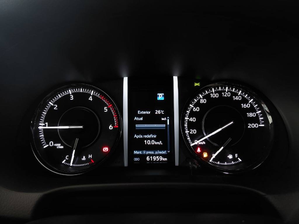 TOYOTA HILUX SW4 2.8 D-4D TURBO DIESEL DIAMOND 7L 4X4 AUTOMÁTICO