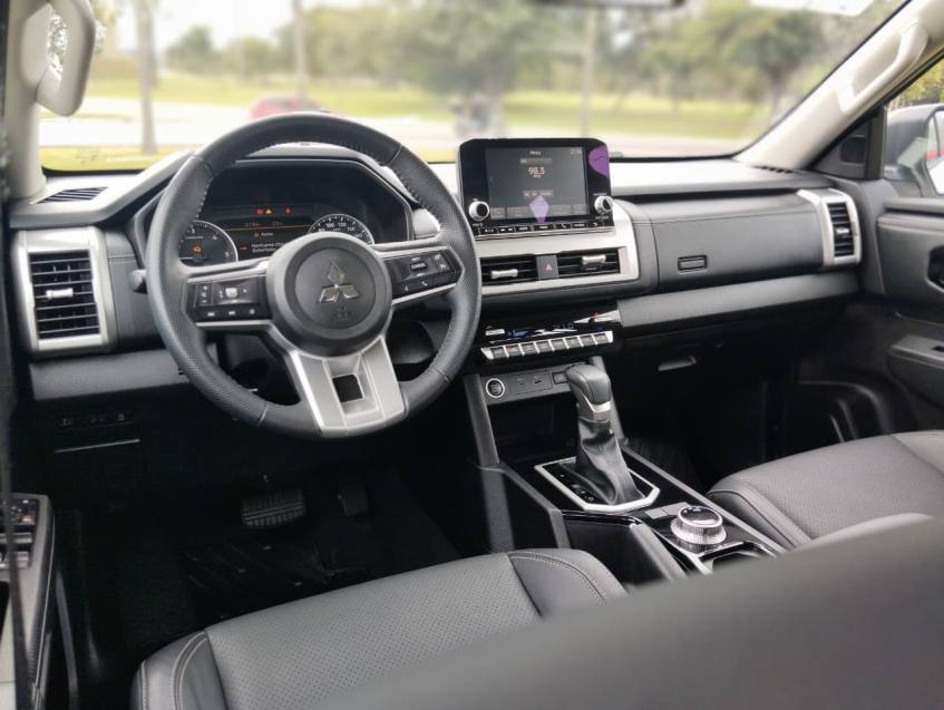 Mitsubishi TRITON 2.4 BITURBO DIESEL CD HPE 4X4 AUTOMÁTICO