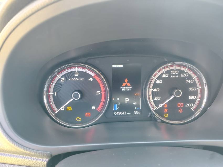 Mitsubishi L200 TRITON 2.4 16V TURBO DIESEL SPORT HPE CD 4P 4X4 AUTOMÁTICO