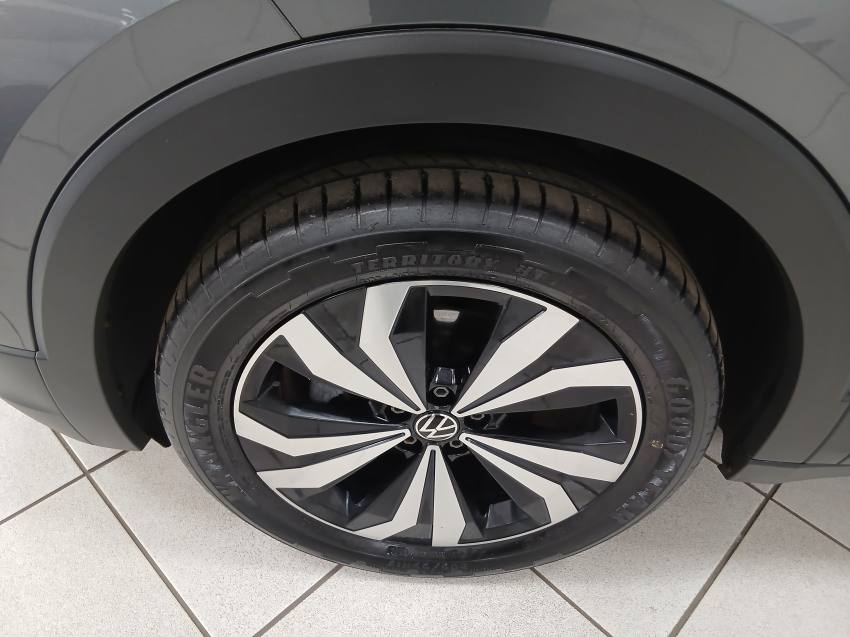 Volkswagen T-CROSS 1.0 200 TSI TOTAL FLEX AUTOMÁTICO