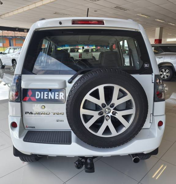 Mitsubishi PAJERO TR4 2.0 4X4 AUT 2013