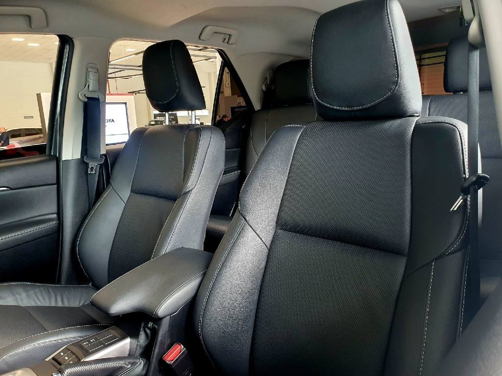 TOYOTA HILUX SW4 2.8 D-4D TURBO DIESEL SRX 4X4 AUTOMÁTICO