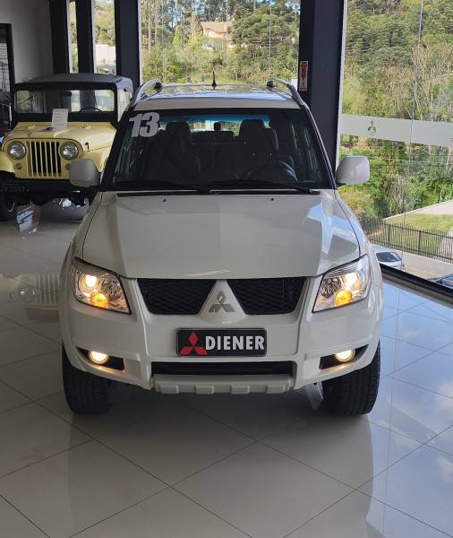 Mitsubishi PAJERO TR4 2.0 4X4 AUT 2013